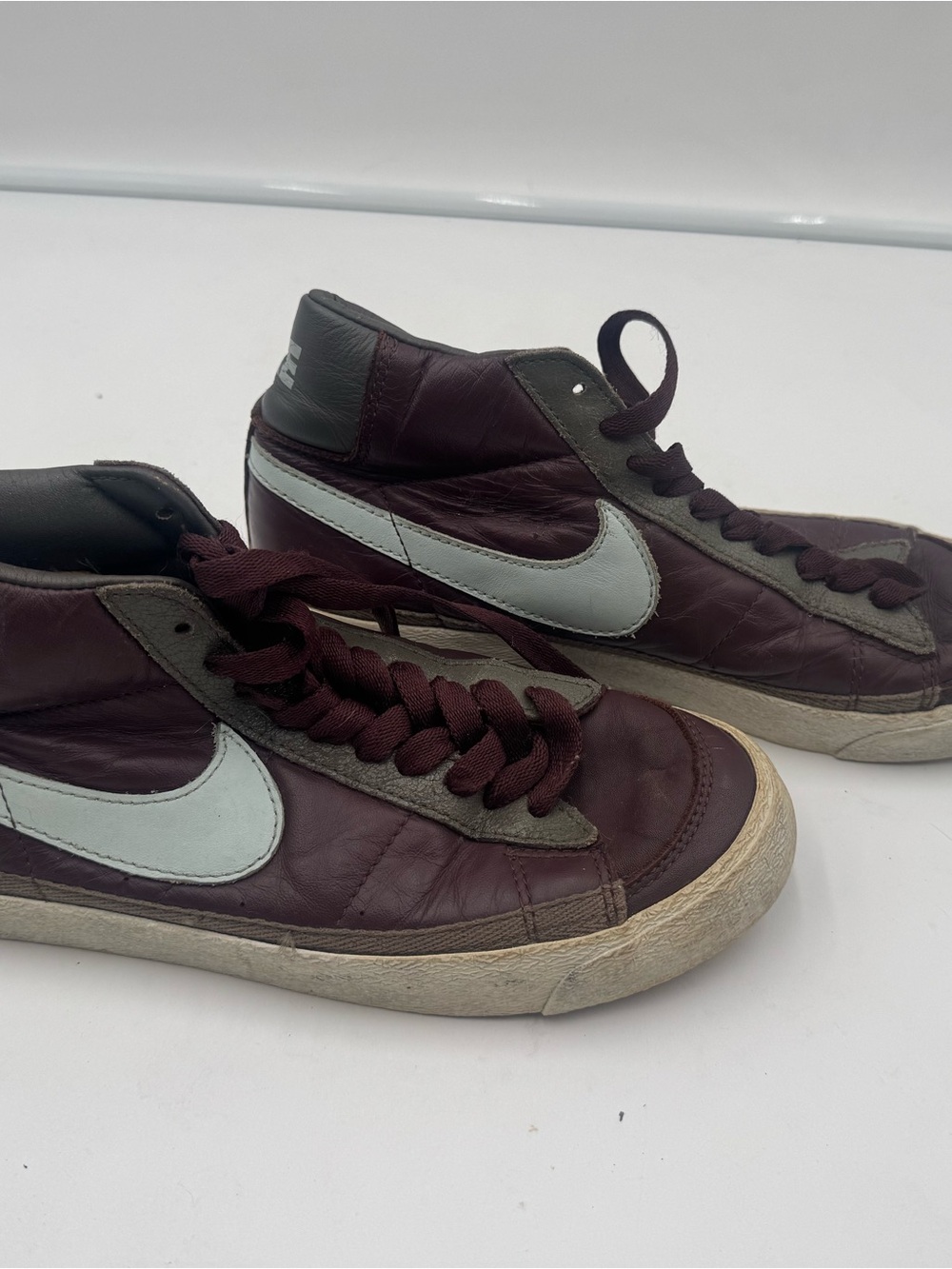 Nike vintage Women’s Low-Top Sneakers in Brown with Gum Outsole